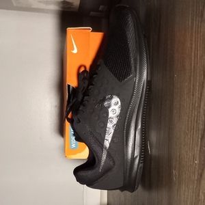 Nike Downshifter 7s size 12W
